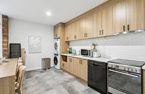 Adelaide Central Business District House | Cozy Stays - Private Rooms