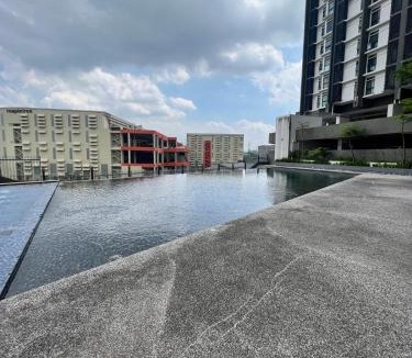 Shah Alam Apartment | Cozy Studio Apartment with Pool and Gym Access in Subang Jaya