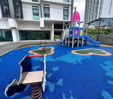 Shah Alam Apartment | Cozy Studio Apartment with Pool and Gym Access in Subang Jaya