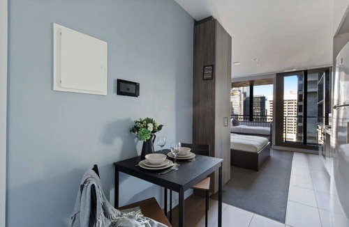 Melbourne Central Business District Apartment | Cozy Studio Retreat by Southern Cross Station