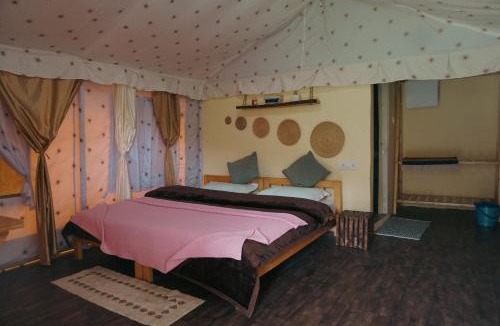 Gunehr Hotel | Crazy Cub Camp