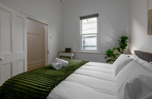 Cremorne House | Cremorne Cottage - MCG, Bars, cafes & Richmond Hub