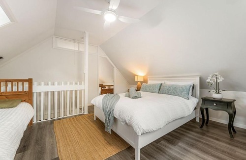 Crescent Head House | Crescent Lodge 307 Loftus Rd