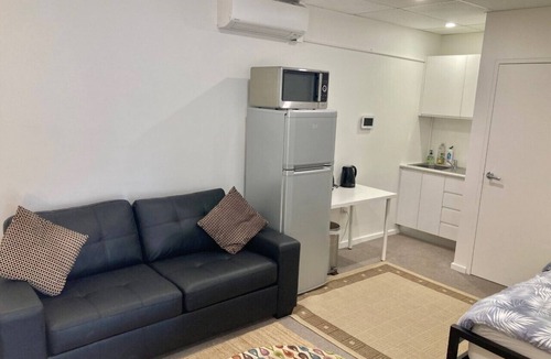 Sydney Apartment | Cronulla CBD Studio Apartment, Minutes to Beach
