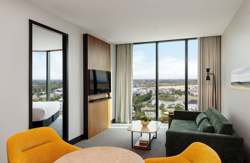 Mawson Lakes Hotel | Crowne Plaza Adelaide Mawson Lakes by IHG