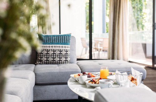 City East Hotel | Crowne Plaza Canberra by IHG