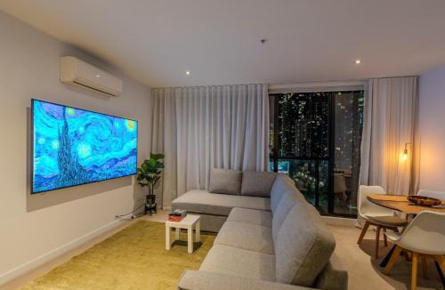Southbank Apartment | CrownSide Suite