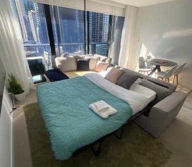 Southbank Apartment | CrownSide Suite