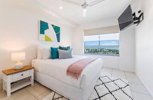 Darwin City Centre Apartment | Crystal Waterfront - A Panoramic Balcony Haven