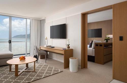 Cairns Central Business District Hotel | Crystalbrook Riley