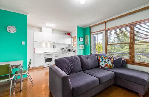 Newtown Apartment | Cute Retro Gem
