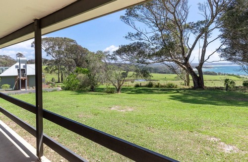 Barragga Bay Cottage | Cuttagee Beach Cottage 1 - Tathra Bermagui Rd 3521