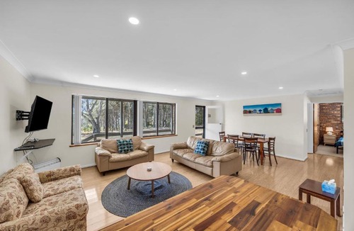Barragga Bay House | Cuttagee Beach Cottage 1 - Tathra Bermagui Rd 3521