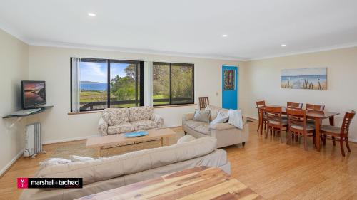 Barragga Bay House | Cuttagee Beach Cottage 2 - Tathra Bermagui Rd 3521