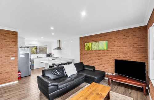 Barragga Bay House | Cuttagee Beach Cottage 6 - Tathra Bermagui Rd 3521