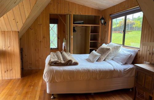 Deep Bay House | Cygnet Cabin