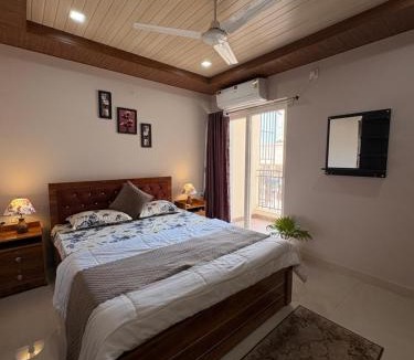 Sualkuchi House | D&D Grand Haven
