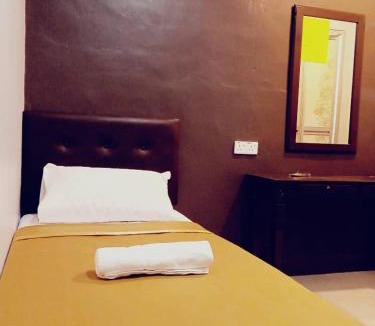 Kuantan Hotel | D LAYARAN KUANTAN LPT Exit 833