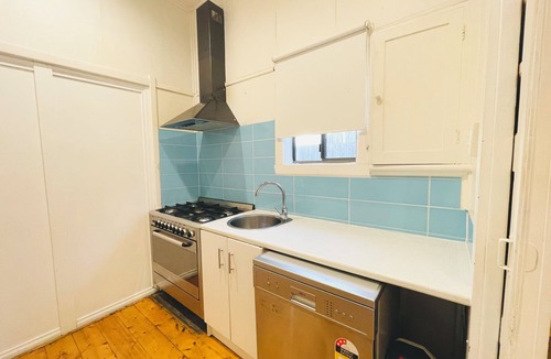 Footscray House | D114 Victorian Home Stay-close to city