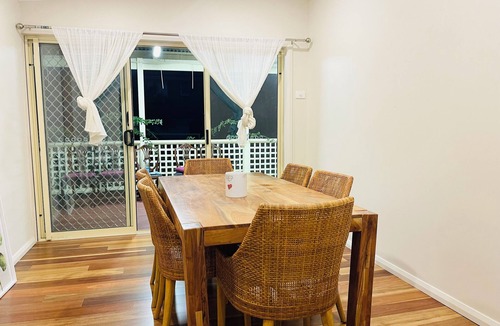 Braybrook House | D141 Your Joyful Vacation
