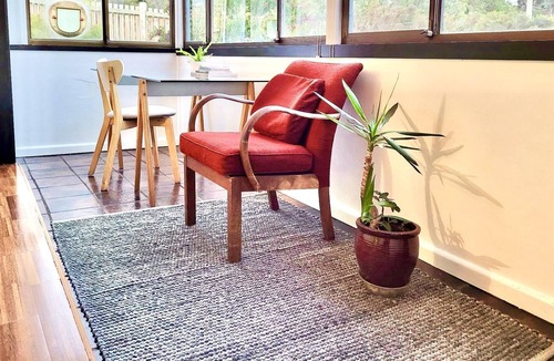 Katoomba House | Daffodil Cottage - Cheerful Cottage with Character and Charm Centrally Located to Katoomba Village and Attractions