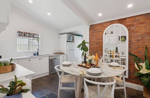 Norwood House | `Daisy’s` - 1 Bed Pet Friendly Cottage in Norwood
