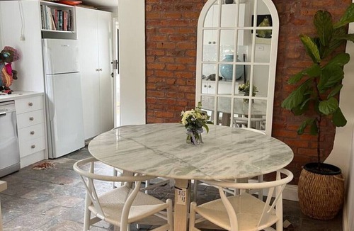 Norwood House | `Daisy’s` - 1 Bed Pet Friendly Cottage in Norwood