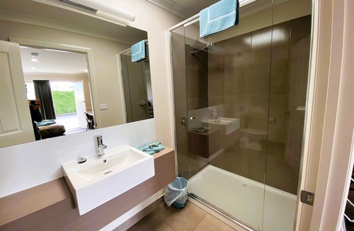 Terang Hotel | Dalvue Motel