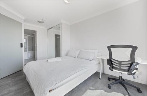 City East Apartment | Dana-Ensuite in Central Shared Duplex Apartment
