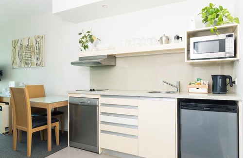 Darwin City Centre Apartment | Darwin Harbour Sunset Views