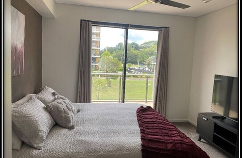 Darwin City Centre Apartment | Darwin Waterfront Apartment (3BDR) right on the waterfront lagoon