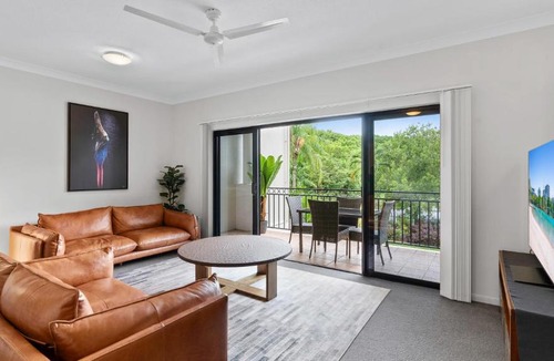 Cairns Apartment | Dawnbreak Sunrise Balcony and Resort Pool