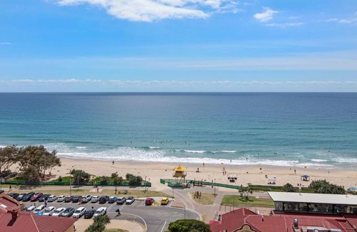 Main Beach Apartment | De Ville Apartments