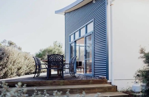 Falmouth Apartment | Deep Bath - Outdoor Shower - Falmouth Escape