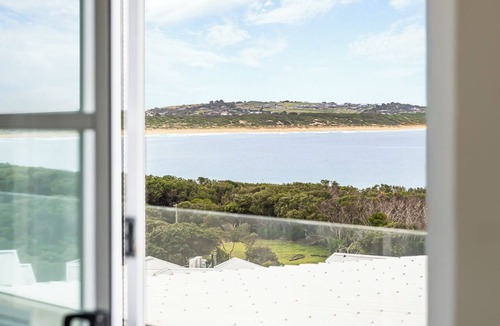 Warrnambool Hotel | Deep Blue Hotel & Hot Springs