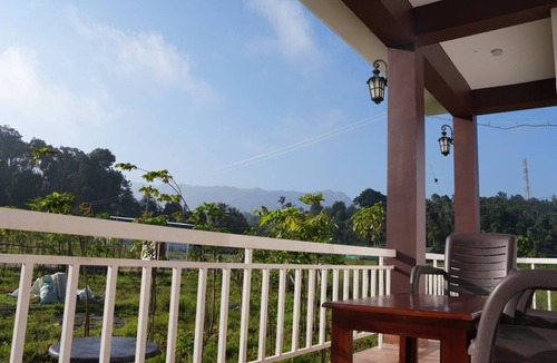 Naduvattam Bed & Breakfast | Deer Meadows