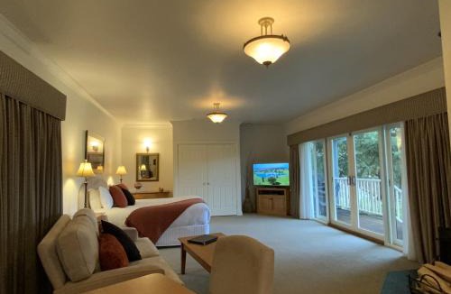 Marysville Villa | Delderfield Villas Adults Retreat
