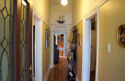 Queenscliff House | Delightful Cottage