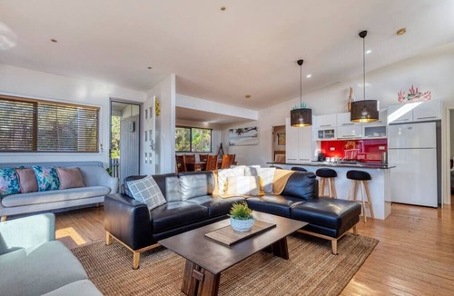Dicky Beach House | Delightful Dicky Beach 3 Bedroom Holiday House