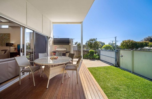 Dicky Beach House | Delightful Dicky Beach Holiday House