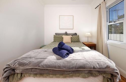 South Albury House | Delightful Digs on David