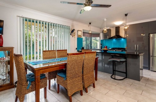 Bongaree Apartment | Delightful Duplex on Rose