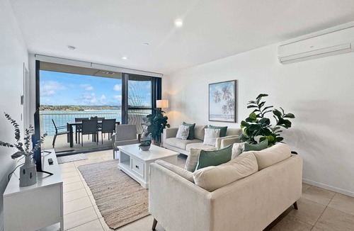 Batemans Bay Apartment | Deluxe 3-Bed Unit with Views