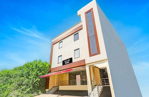 Hazratganj House | Deluxe Hotel Shyam International