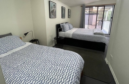 Derby Cottage | Derby Phoenix-great base for mountain biking, floating sauna or touring