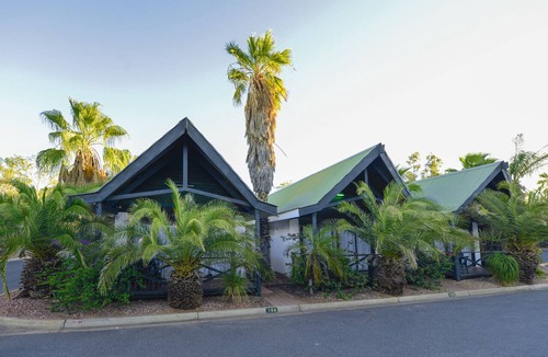 Desert Springs Hotel | Desert Palms Alice Springs