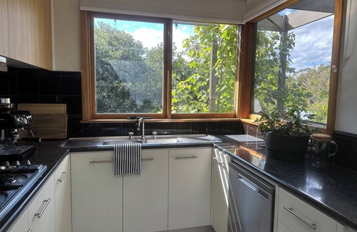 Mount Clear House | Designer home surrounded by beautiful garden- secure parking, remote check in