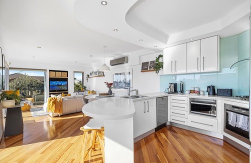 South Perth House | Designer Luxury 3brd - Epic Views - South Perth