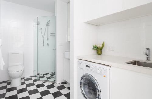 Lewisham Apartment | Designer Studio in Grand Manor 20 min From Sydney