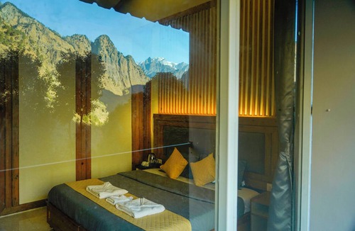 Gobind Dham Hotel | Deva's Retreat